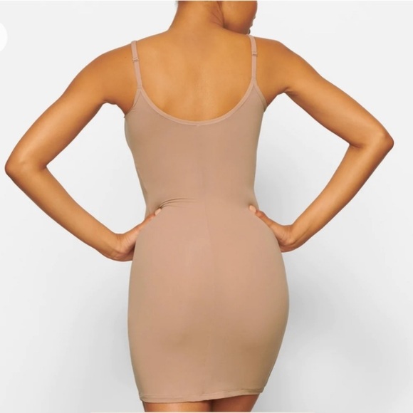 SKIMS Fits Everybody Slip dress Color Sienna size large Nordstrom rack return - Picture 3 of 7